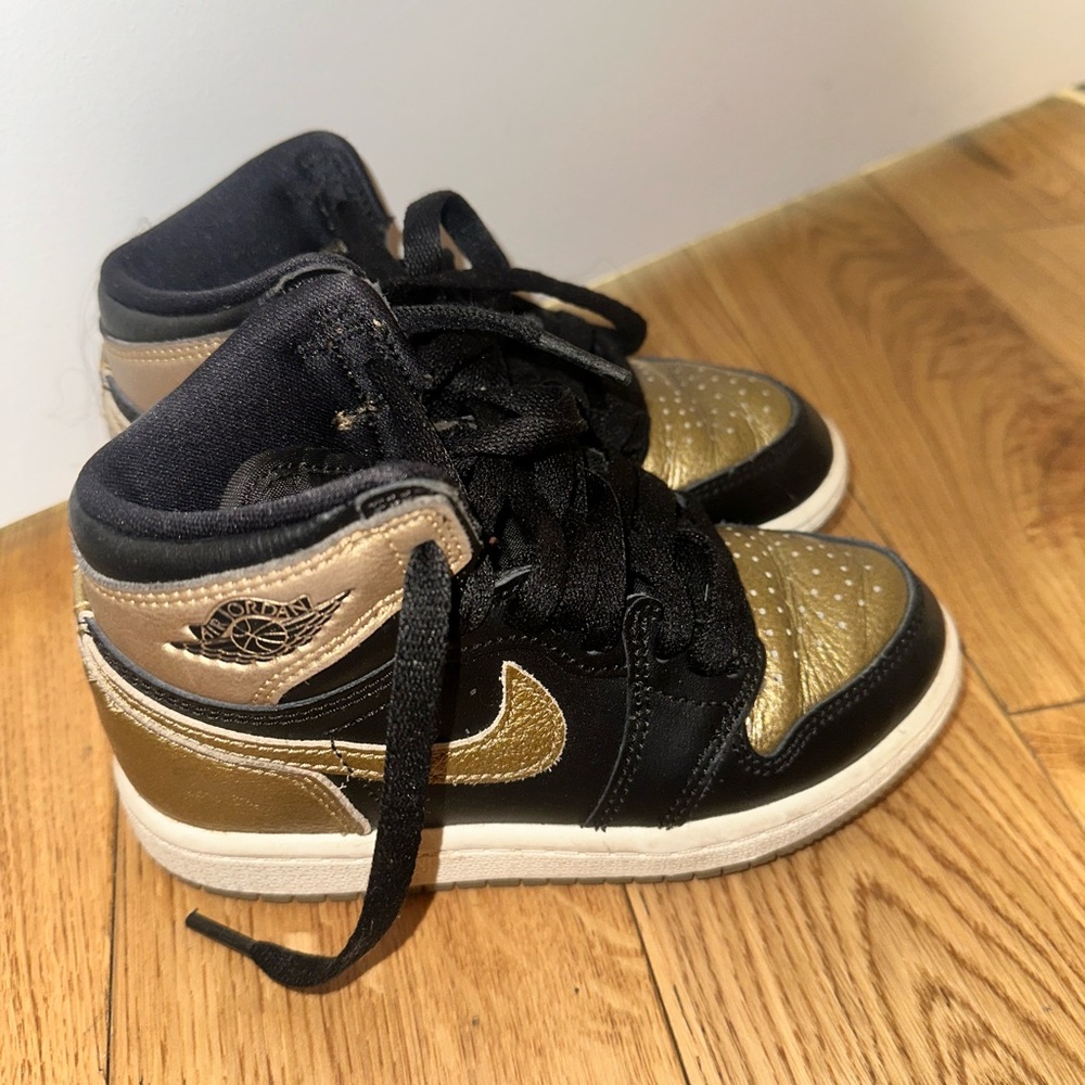 Kids Black and Gold Air Jordan 1